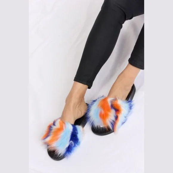 Plush Open-Toe Lounge Sandals (New) - Picture 2 of 7